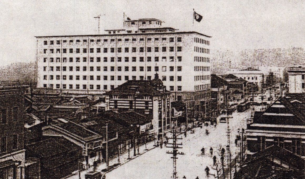 COCON KARASUMAの前身は近代建築の優雅さとモダンを体現する、京都丸紅ビル